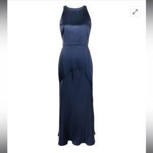 12 STOREEZ
Sleeveless Silk Dress